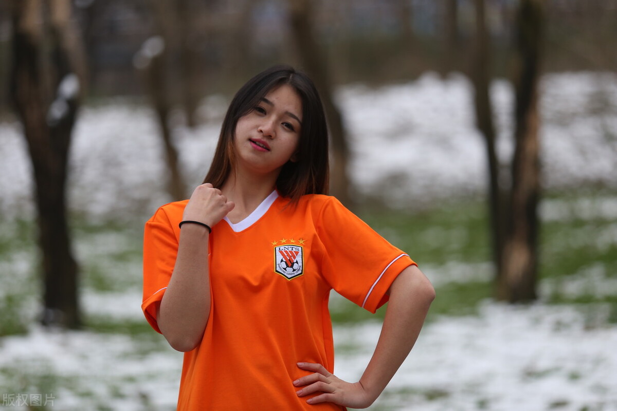 鲁能泰山足球宝贝图片,鲁能足球宝贝