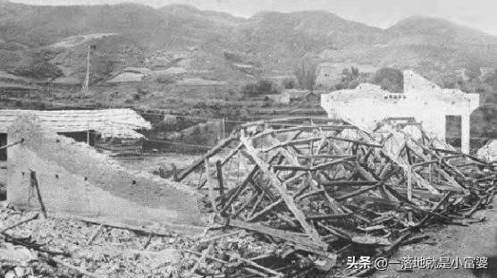 女子穿日军军装拍照被拘留,女子穿侵华日军服装摆拍新闻视频