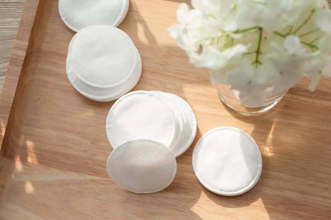 针对粉刺油性皮肤的爽肤水,爽肤水收缩毛孔的正确使用方法