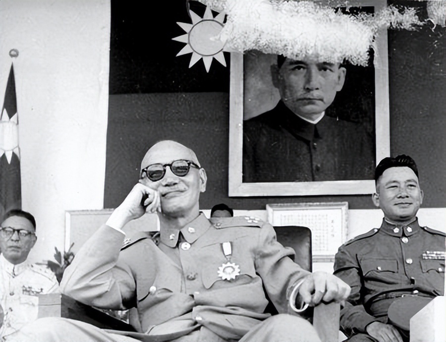 蒋介石到底有多风流？贴身秘书晚年披露真相，宋美龄做法令人叫绝