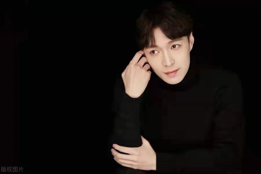 张艺兴努力是最好的笑容,张艺兴努力是留给有准备的人