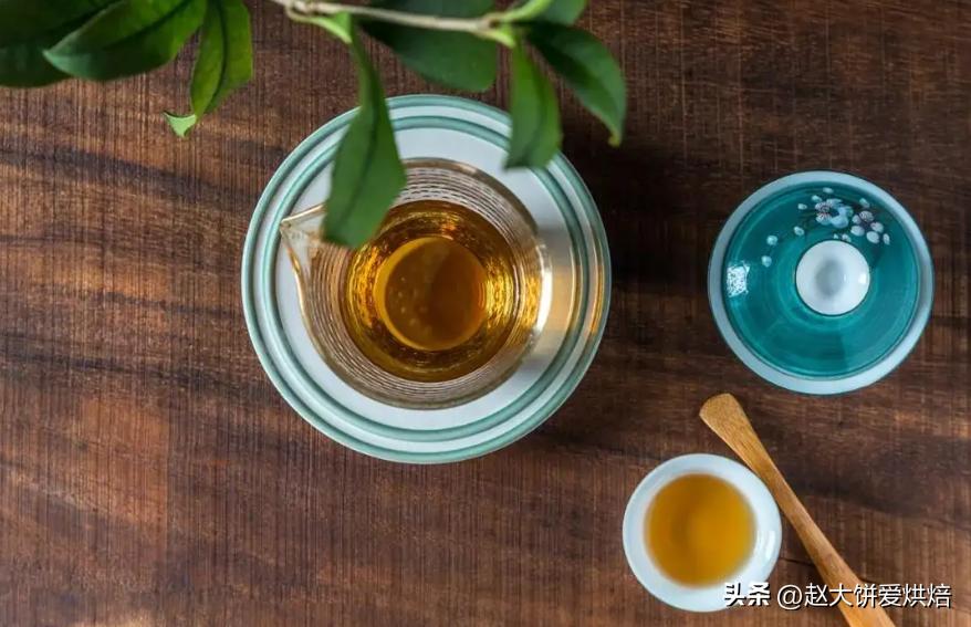 茶叶放一年多了还能喝吗,放了很多年的茶叶能喝吗有害吗