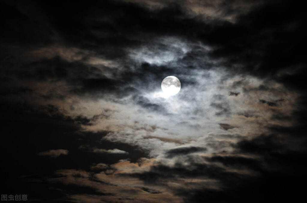 所有的矫情都不过是自作多情罢了,其实有些时候不是自己矫情