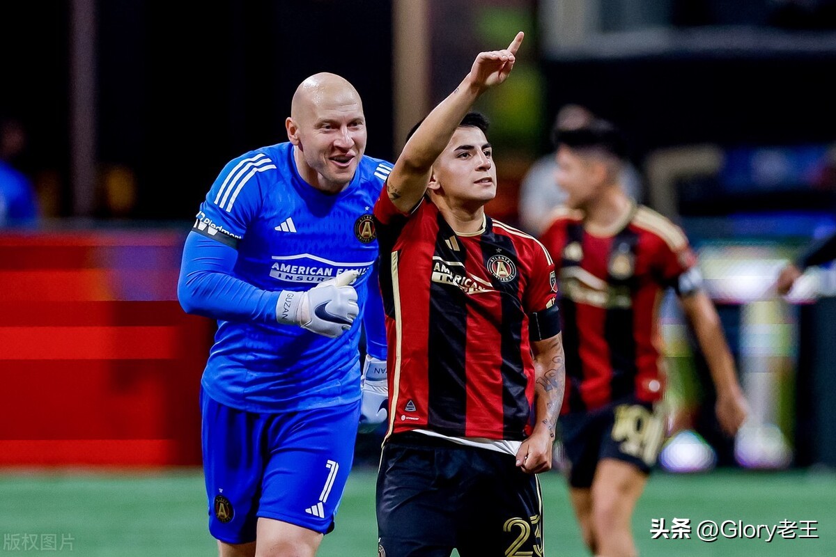 一场足球比赛最多多少公里,一场足球比赛要跑多少公里