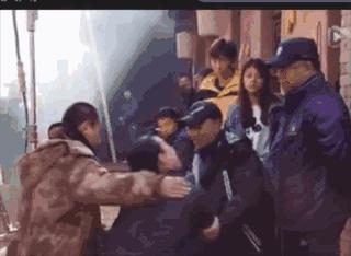 成龙谈论小鲜肉不能吊威亚,我看你有戏成龙说吊威亚张国立