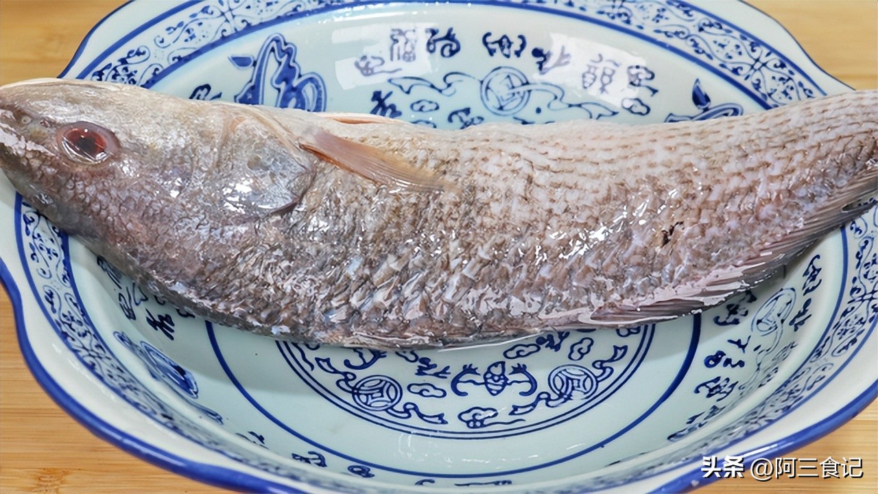 蒸鲈鱼的正确做法不腥不柴,怎么蒸鲈鱼的正确方法