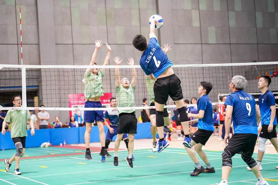 职工气排球比赛圆满落幕,气排球男队冠亚军争夺赛