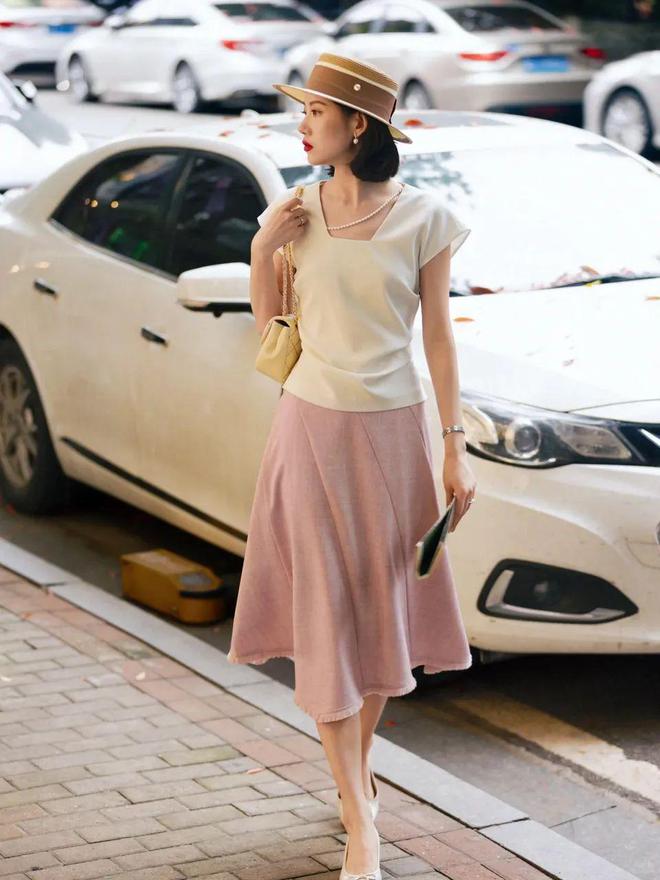 如何穿粉色才能温柔又高级,夏季穿它满满高级感
