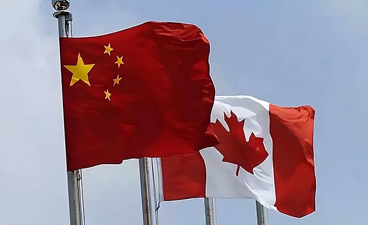 19年加拿大巨轮被堵厦门外海，损失十多亿美元，加总理尝到了苦果