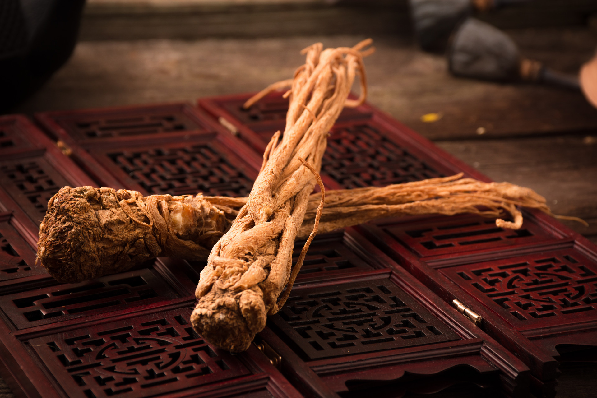 肾结石下肢浮肿,肾结石引起的腿浮肿原因