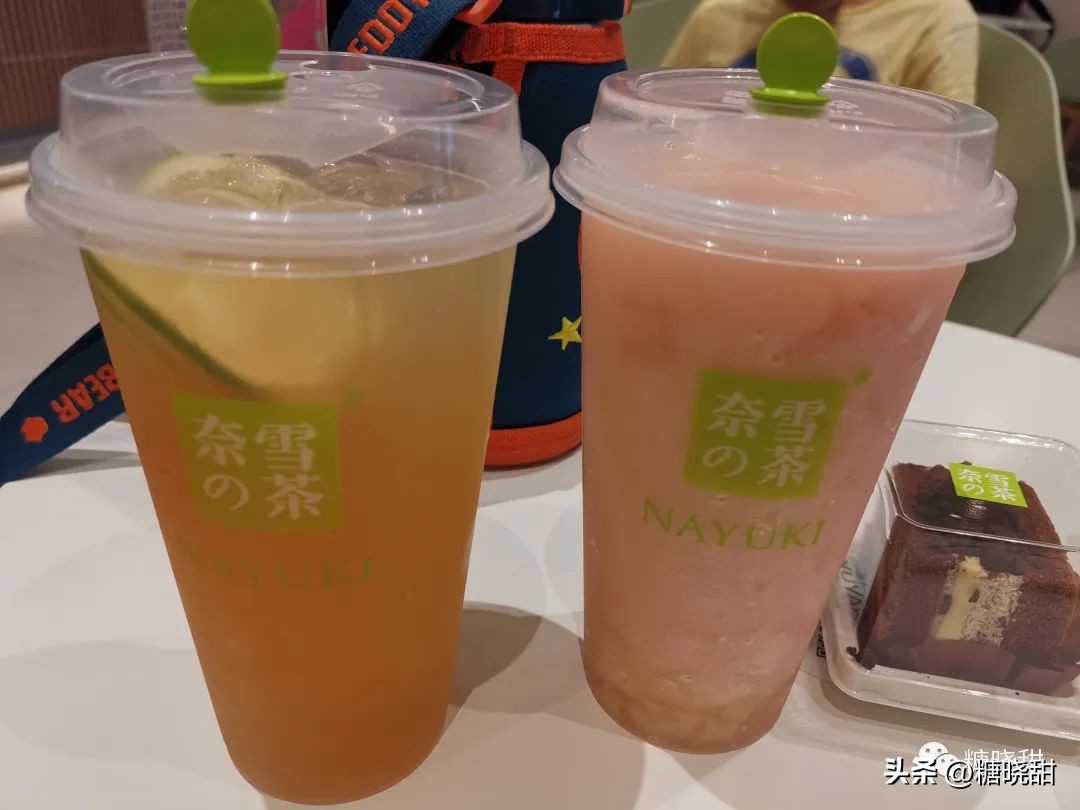 喝了十个品牌，三十款奶茶，终于找到了夏天的“解药”