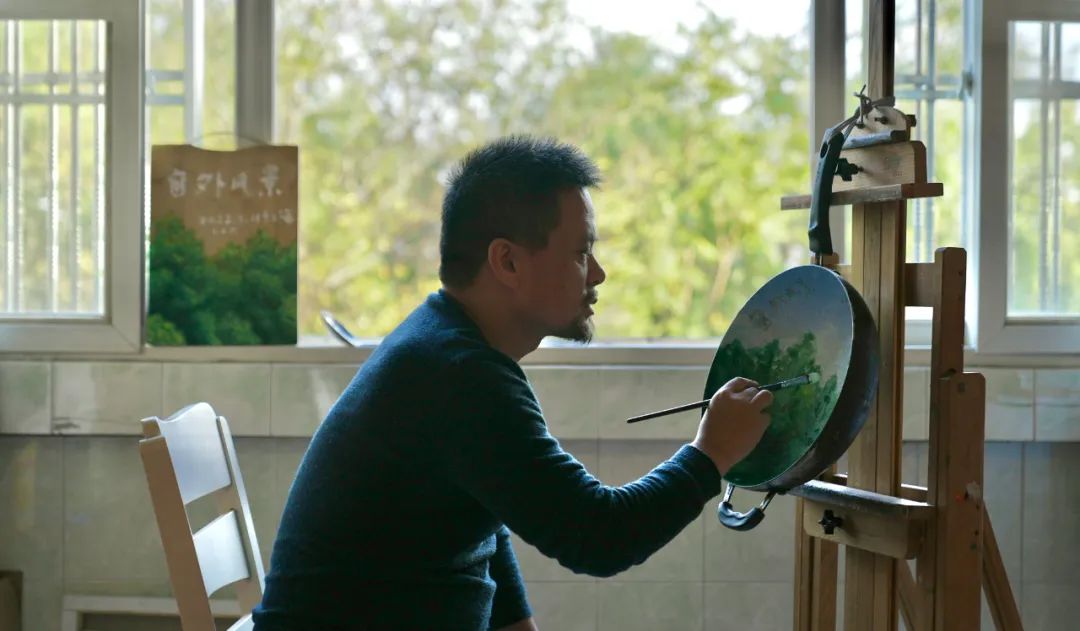 他在夜店和相亲角，读了3年爱情诗：这里最缺爱情