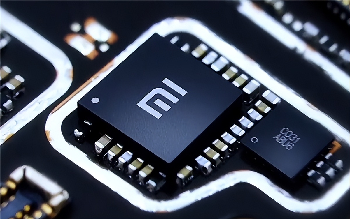 小米13ultra评测值得购买吗视频,小米13ultra对比苹果14哪个容易坏