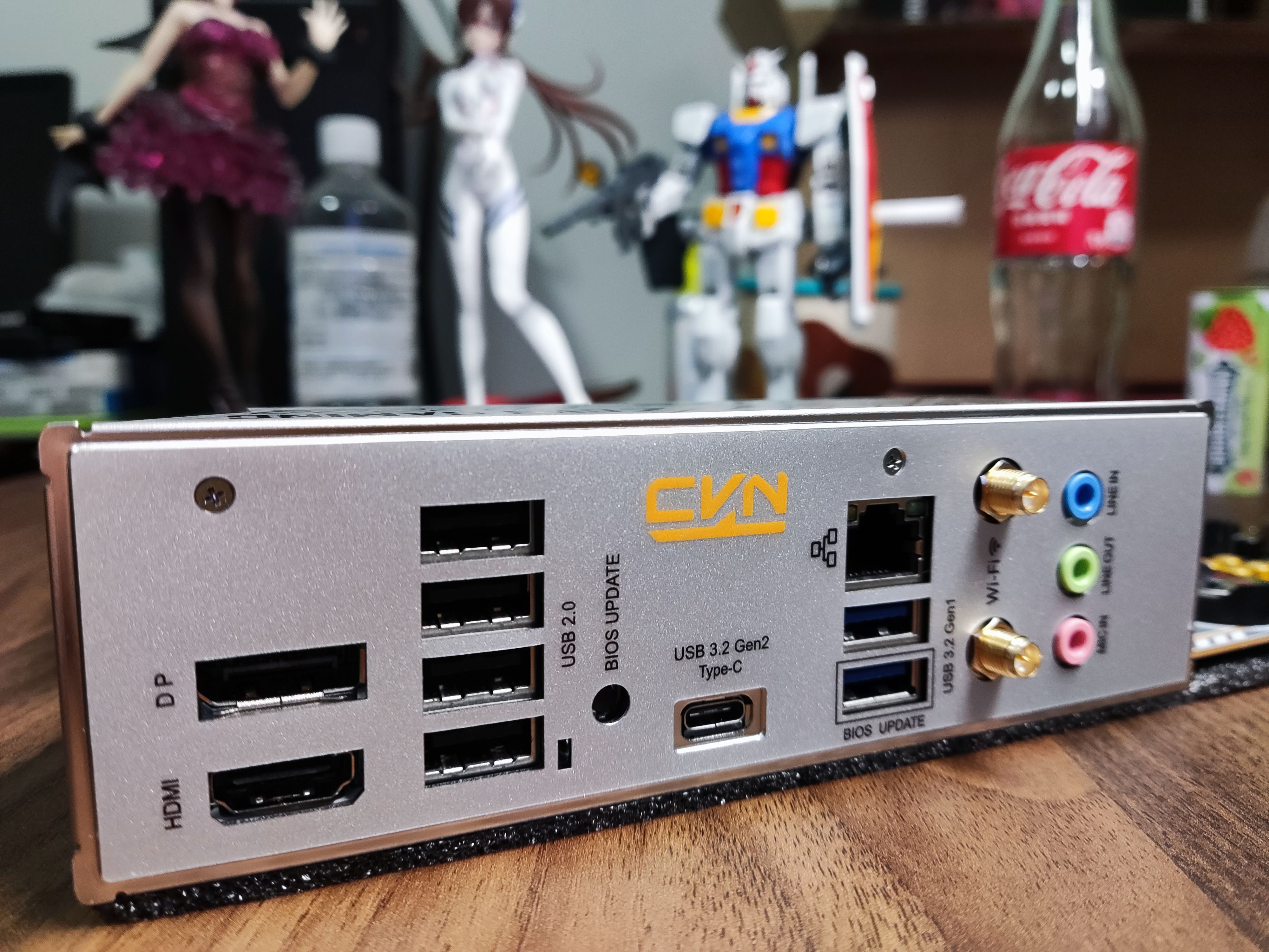 新年新气象：冬日漫漫，我给自己装了台纯白色的新电脑