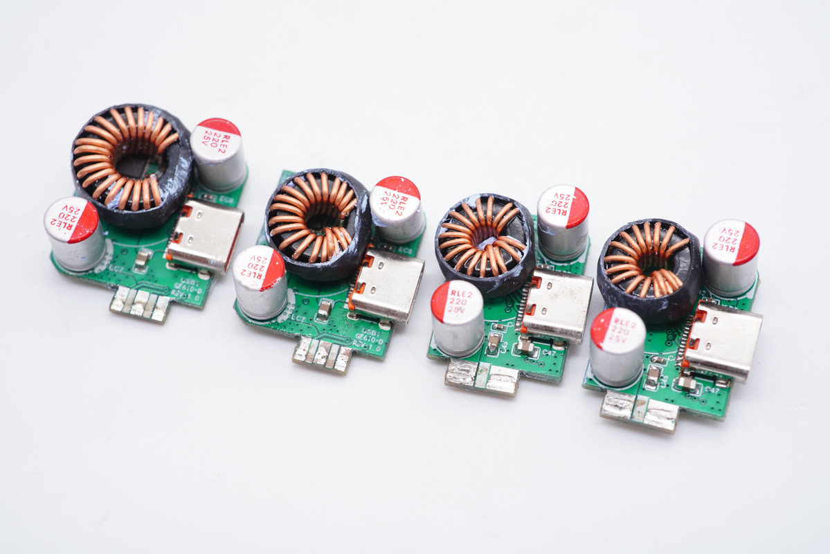 4C1A五个口，总功率达230W，华科生230W桌面充拆解