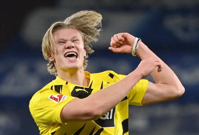 卡卡展现足坛第一人的风采,颜值巅峰的卡卡有多帅