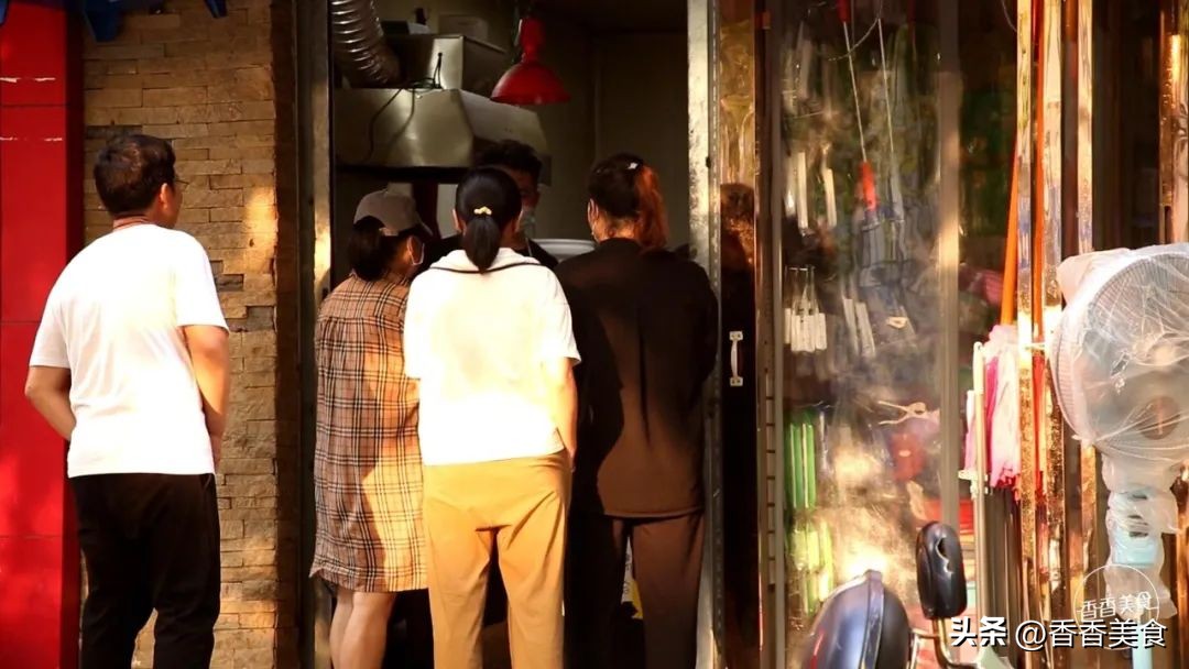 “芝麻”小店里的卤肉香，吃货说来这儿不看颜值冲味道