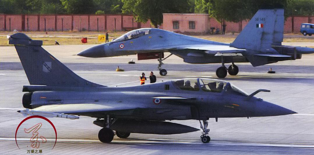中国战机吊打美国战机精彩视频,歼16vs阵风战斗机