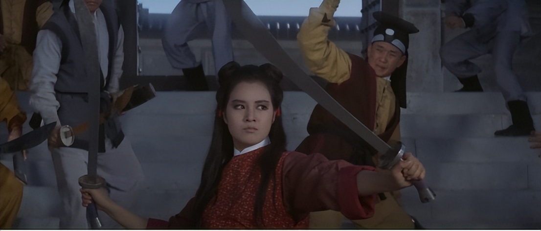 古代武侠小伙在山洞吃草练武功,武侠男子在山洞中修炼内功