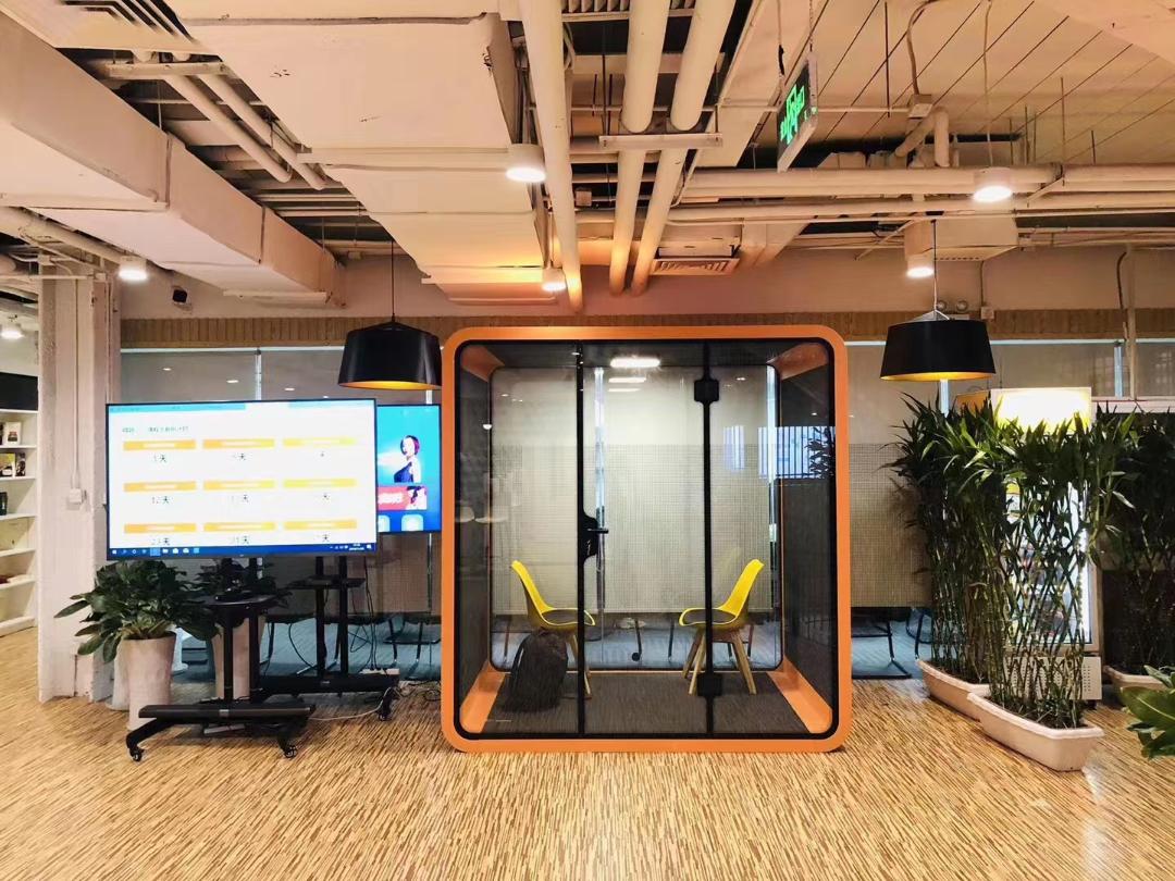 开放式办公休息室设计,办公静音舱设计效果