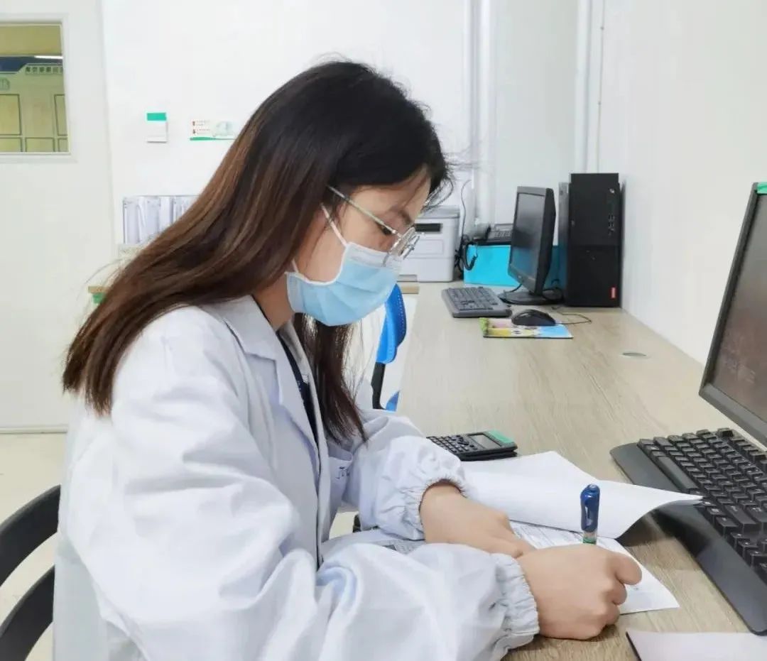 抗击疫情坚守一线的故事,南京鼓楼医院抗疫事迹