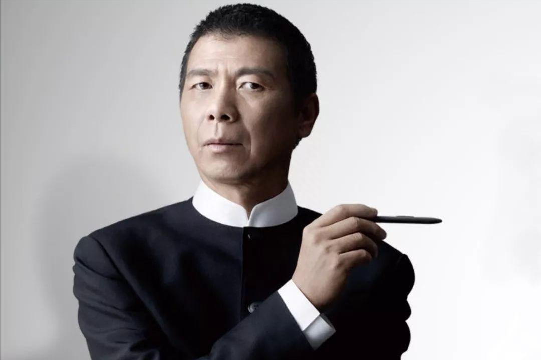 娱记曝知名导演患病，睡遍女主角、海选如选妃，娱乐圈*交性**易公开