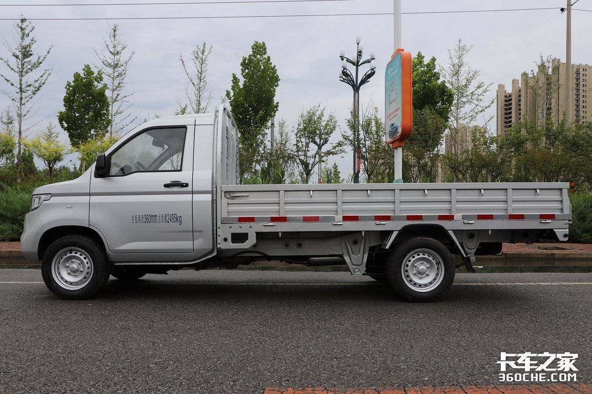 买辆五菱荣光小卡摆地摊怎么样,五菱荣光小卡摆摊卖什么好