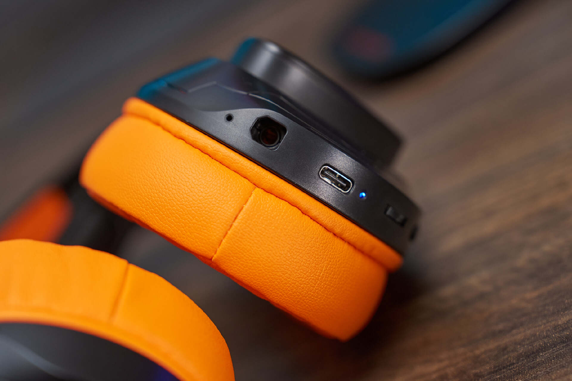 价格亲民的耳机,价格低性价比高又降噪的耳机