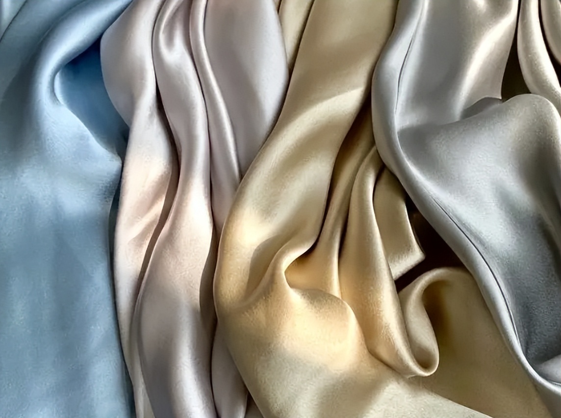醋酸面料最火爆最新款,醋酸真丝面料和桑蚕丝哪个好