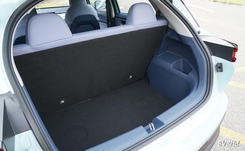 品牌销量持续向上突破关键产品静态体验几何E