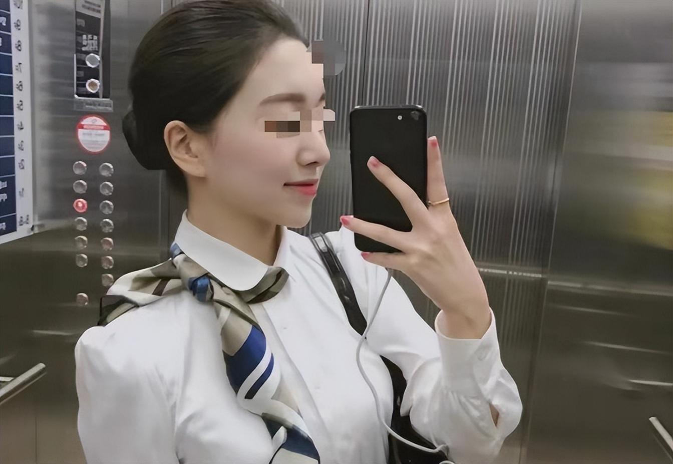 空姐机舱内穿情趣内衣拍照，尺度大到不堪入目，哭求公司别开除