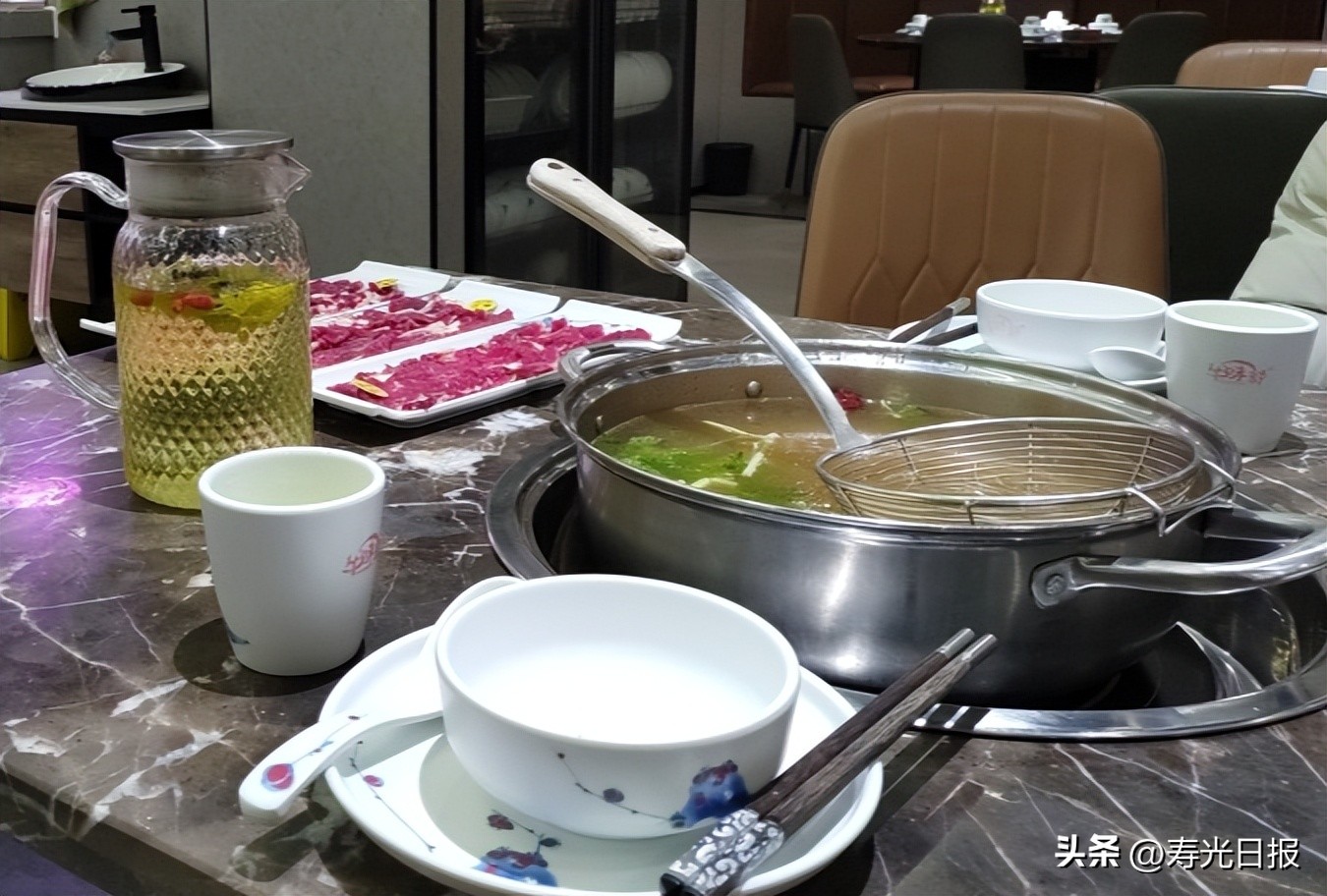 17岁小伙打工离职露宿,90后小伙放弃打工花30万