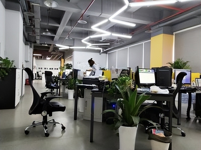 制造业如此艰难打工人该何去何从,年轻人为什么正在逃离制造业