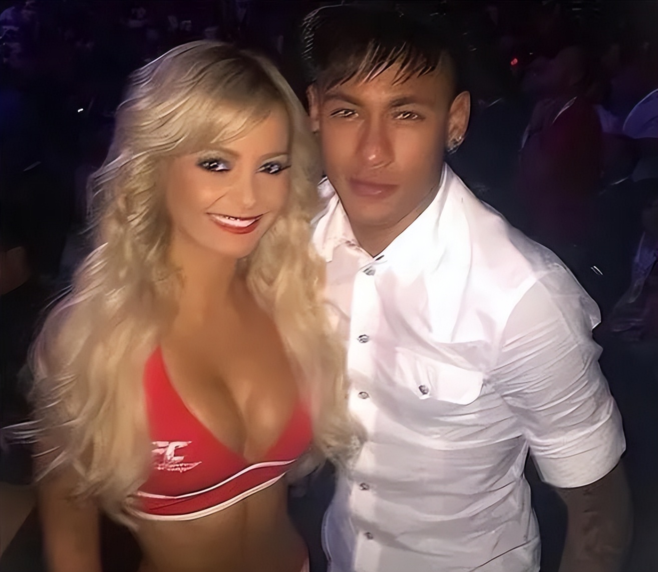 巨星内马尔究竟有几个女友呀,内马尔巨星系列