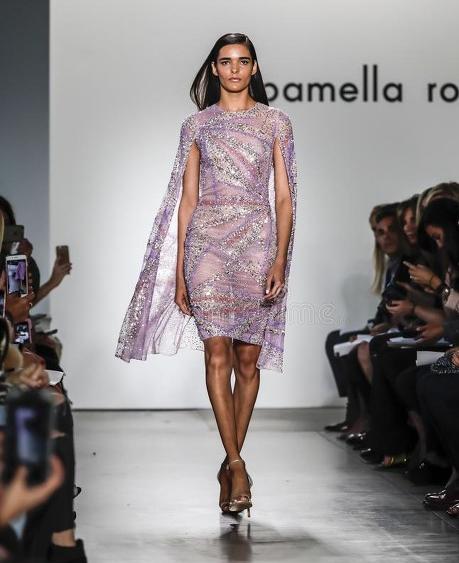 巴宝丽新款女装,巴宝莉时尚服饰