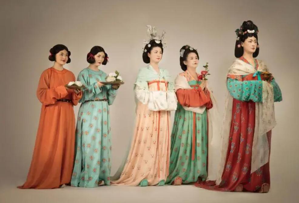 中国唐代服饰上的图案,唐代服饰代表服饰