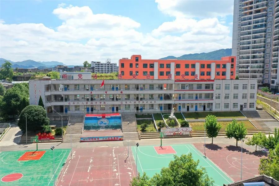 躬耕教坛强国有我征文三年级,躬耕教坛强国有我三年级学生征文