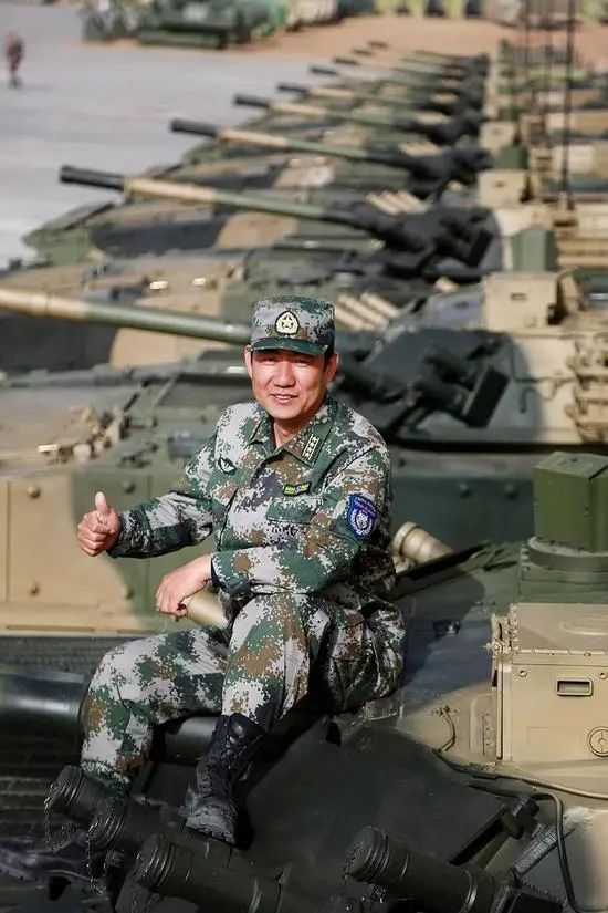 大学里考军校的有哪些,考军校的同学