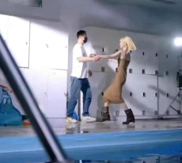 张继科各任女朋友,张继科未婚生子