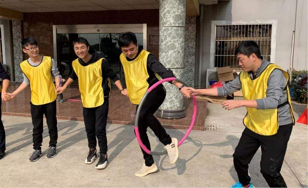 适合年轻人玩的团建小游戏,适合团建的小游戏冷门