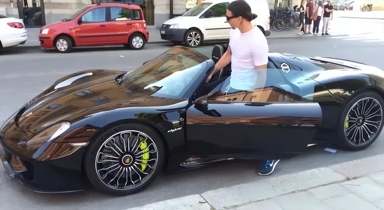 伊布拉希莫维奇的车,伊布豪车豪宅