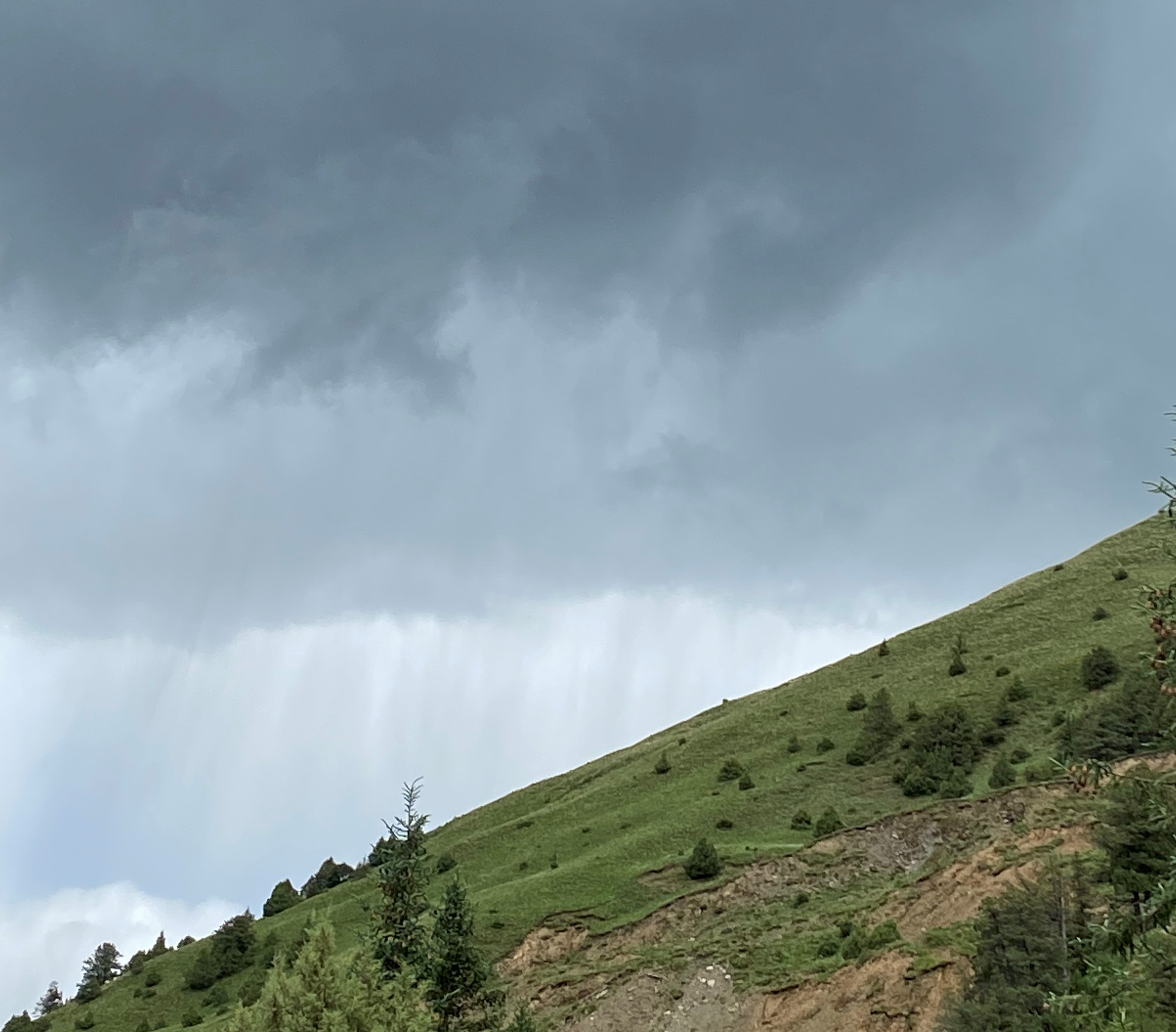 理塘格聂神山怎么走,理塘格聂神山故事