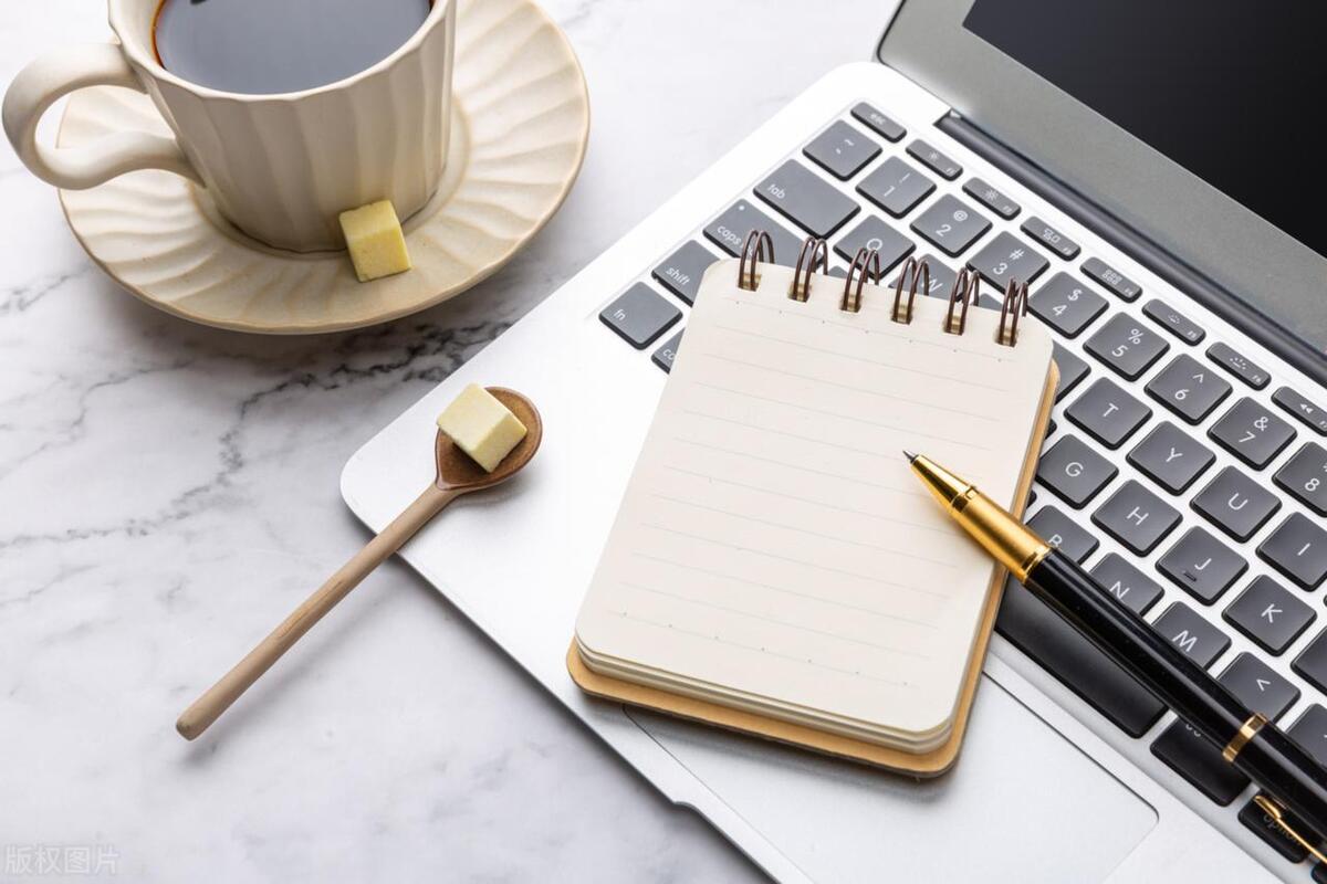 电脑开机后显示白屏是怎么回事,电脑进入登录界面后白屏