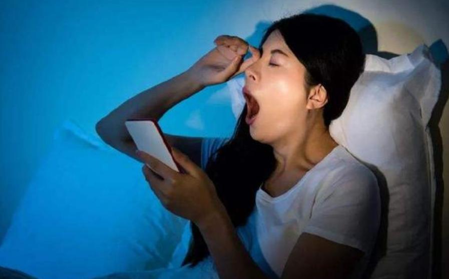 尿毒症晚期吃不下饭是什么原因,尿毒症流鼻血是什么原因引起的