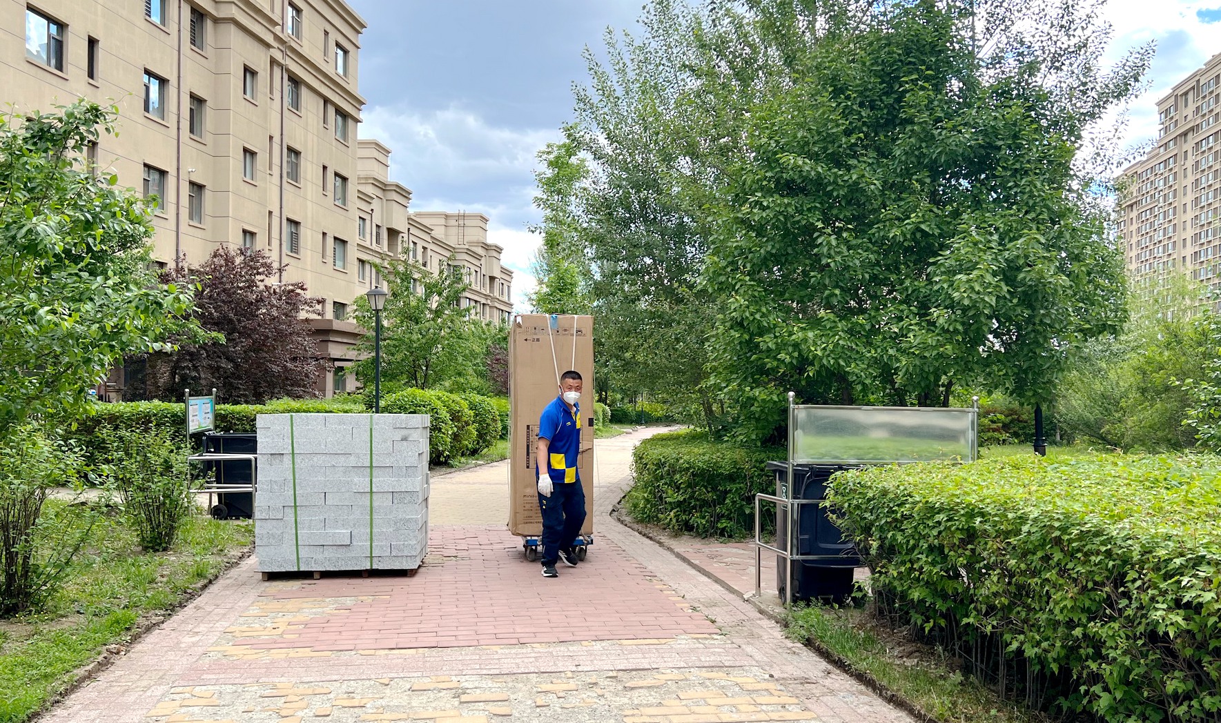 疫情过后你也许需要一台大冰箱，看看这款高颜值的小吉十字门冰箱