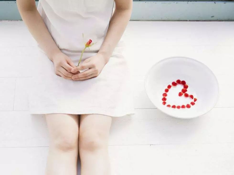 为何有的女性*处私**没有毛？女性*处私**毛发的4个好处，别羞于了解！