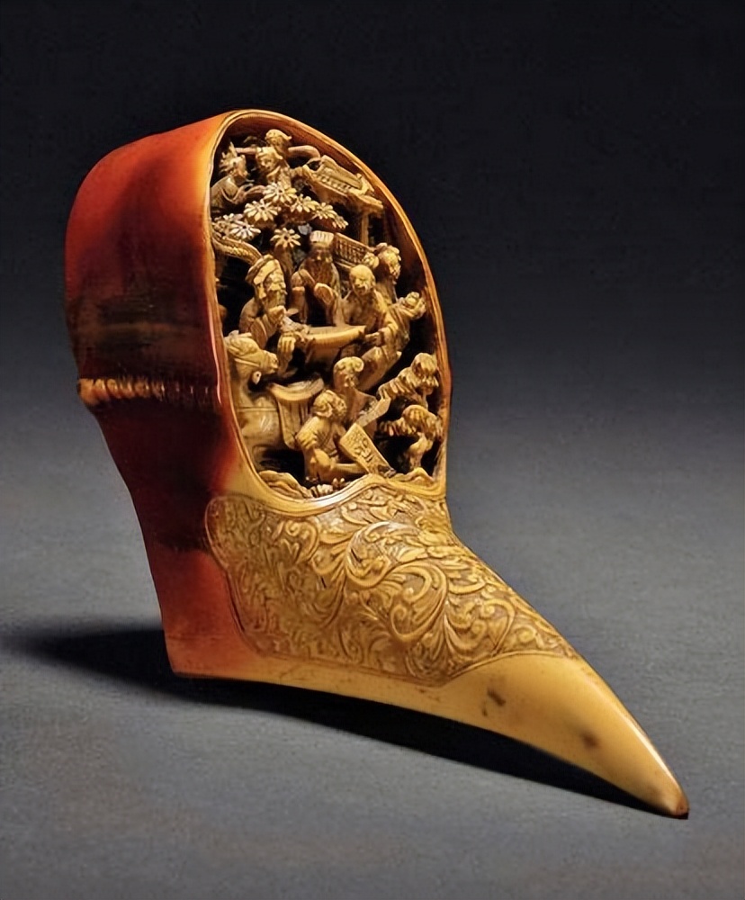 现存的盔犀鸟,头盔犀鸟