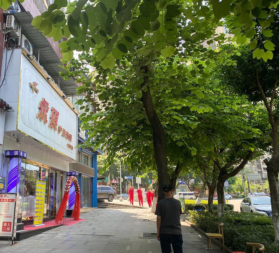 职校女生称实习被安排为男宾洗澡,职校女生称实习被安排为男顾客