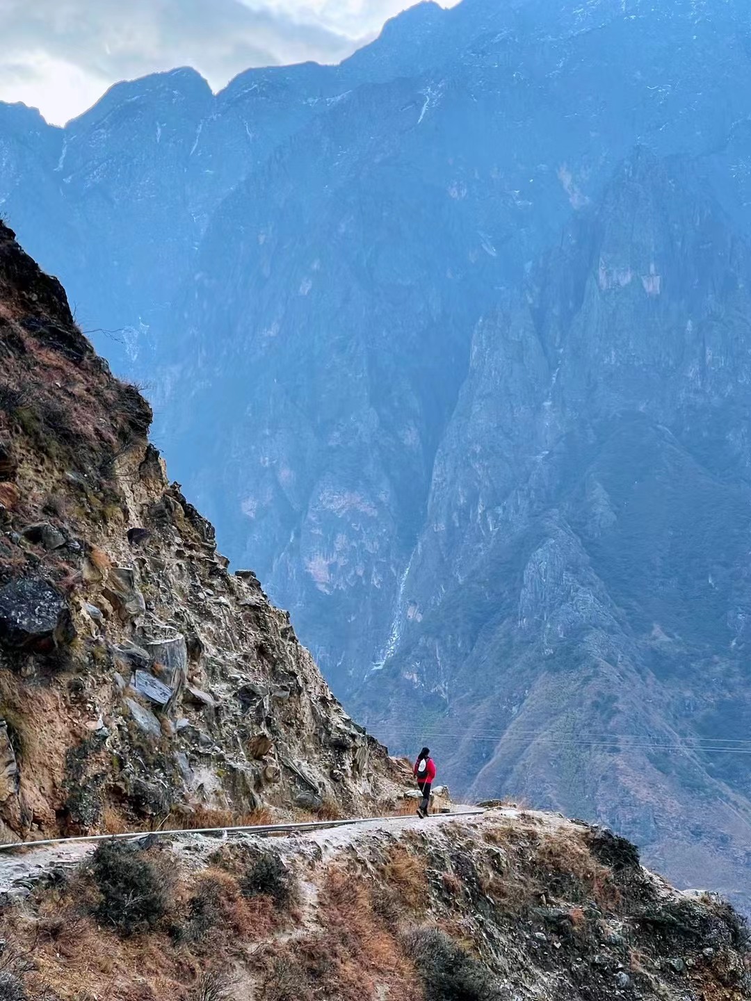 虎跳峡高路徒步最难走路段,虎跳峡高路徒步两日游在哪住宿