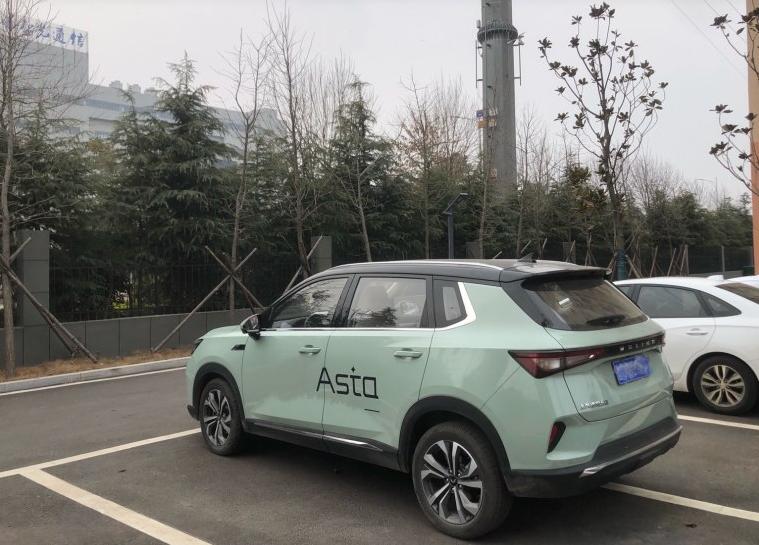 女司机也能开SUV!95后姑娘花12万买星辰,上下班、跑高速都能行